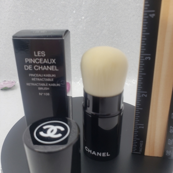 Chanel Retractable Kabuki Powder Brush N°108 - Picture 8 of 10
